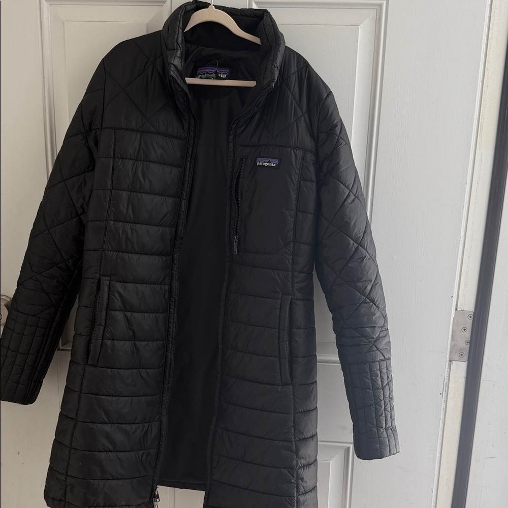 Patagonia Women's black Puffer Jacket